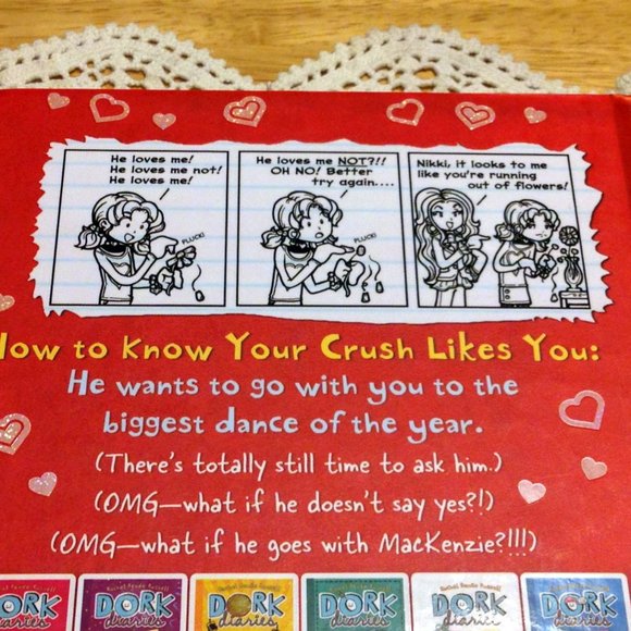 Dork Diaries, Middle Grades, Volume 6, Tales from a not-so-happy heartbreaker - Picture 4 of 6